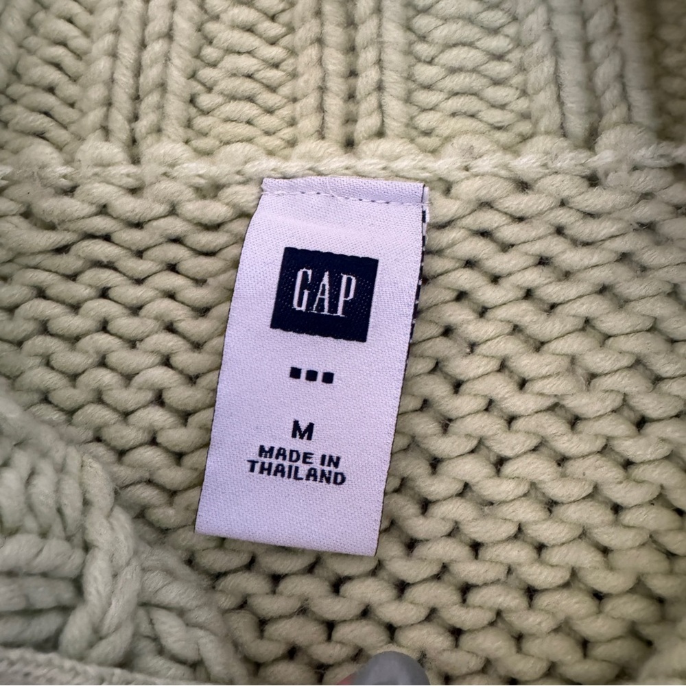 GAP Sweater Zip-Up - Picture 2 of 6